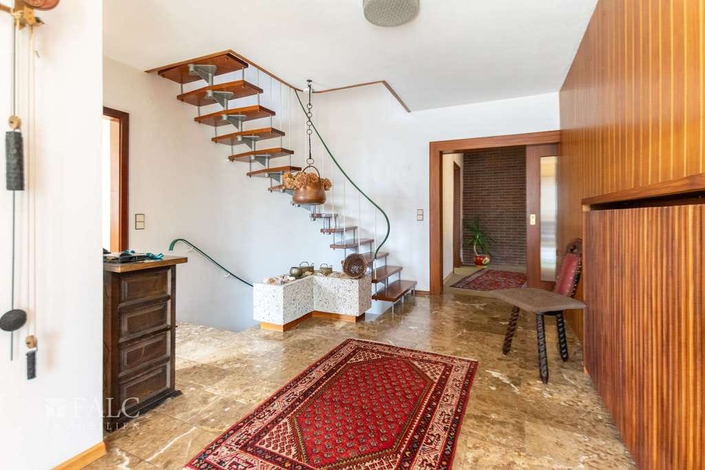 Immobilie in Ilvesheim - Großzügiges Familienidyll mit Charme, Garten und Entwicklungspotential - Bild 2