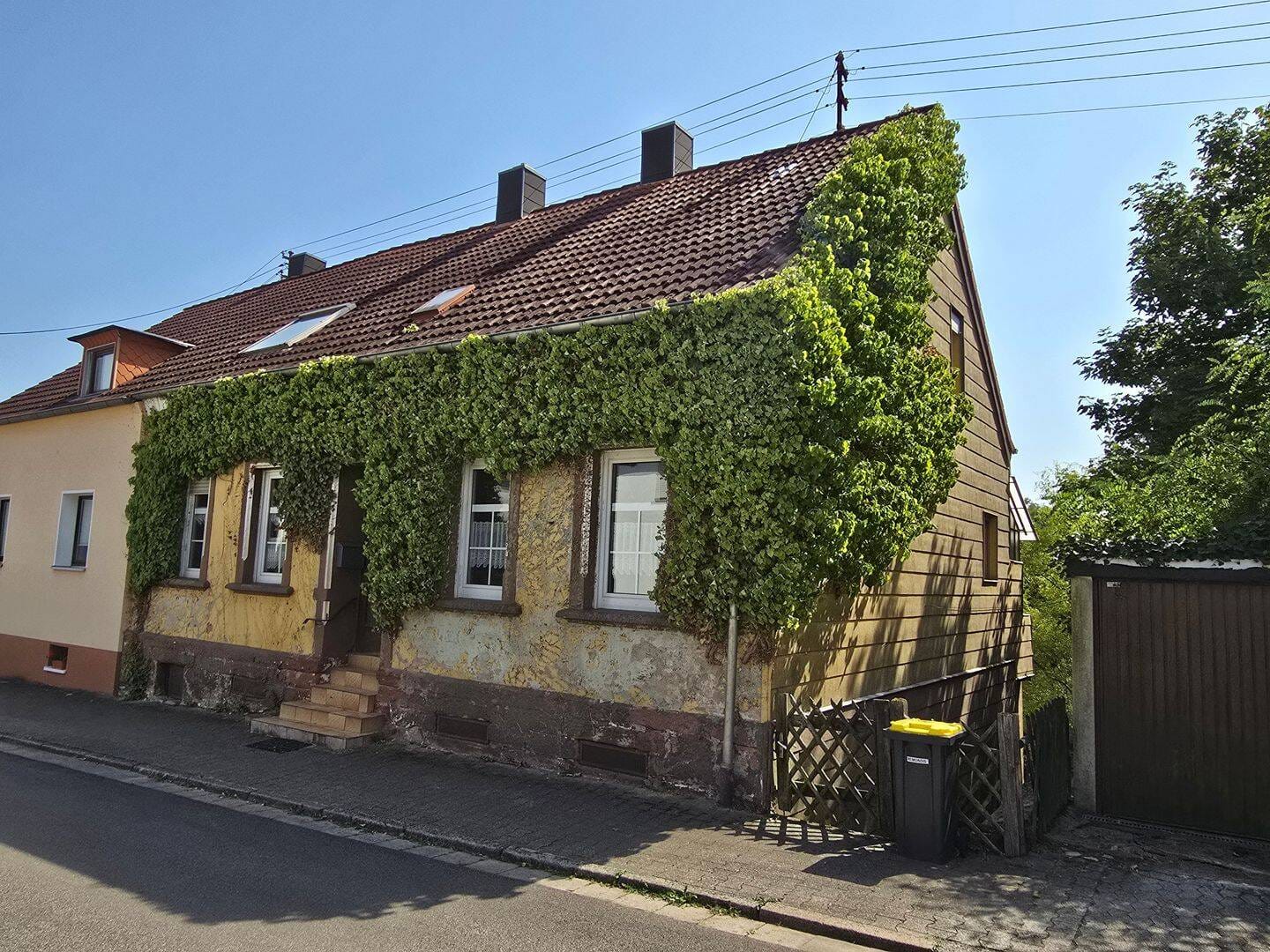 Immobilie in Bexbach - Einfamilienhaus mit großem Grundstück in ruhiger Lage von Frankenholz - Bild 0