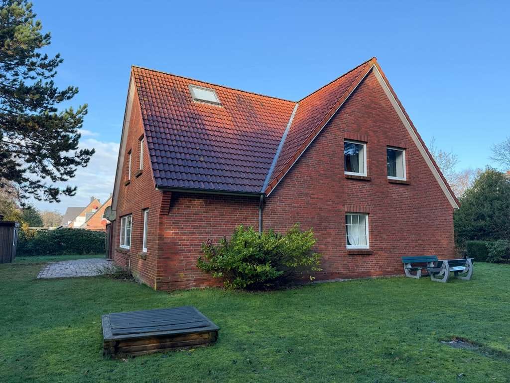 Immobilie in Sankt Peter-Ording - Viel Platz zum Leben - Familiäres Wohnhaus auf Eckgrundstück - Bild 2