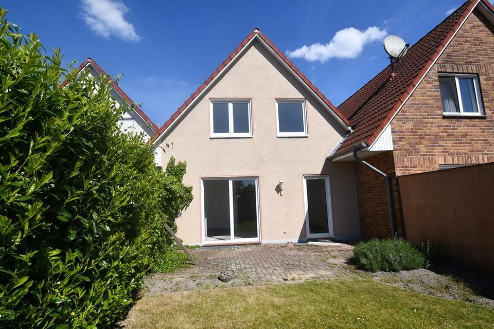 Immobilie in Varrel - Gemütliches Reihenhaus in Varrel mit Terrasse und Keller - Bild 0