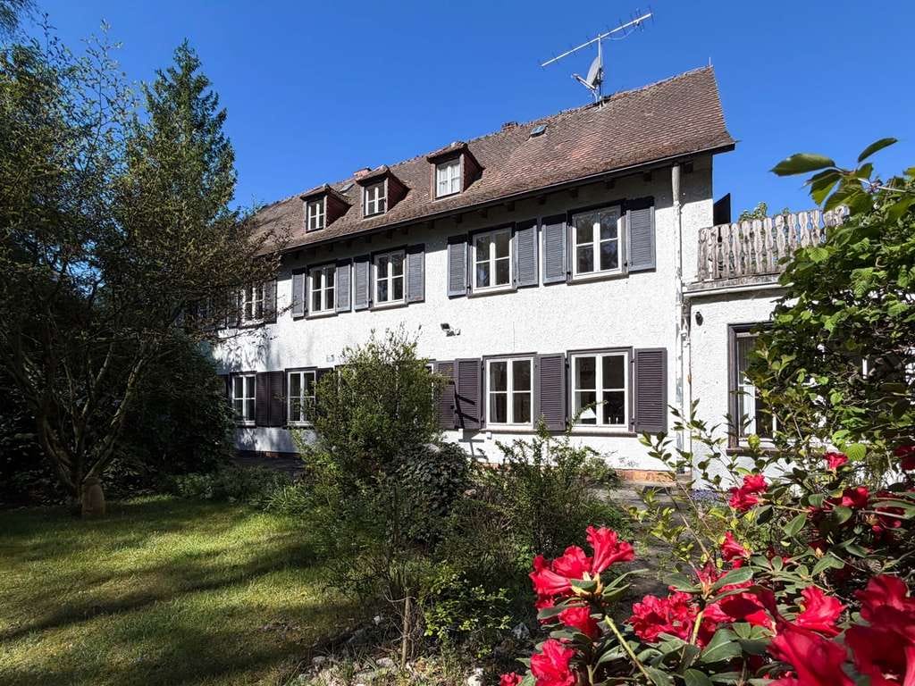 Immobilie in Stadtallendorf - Denkmalgeschützte Villa mit großzügig angelegtem Gartenbereich - Bild 2