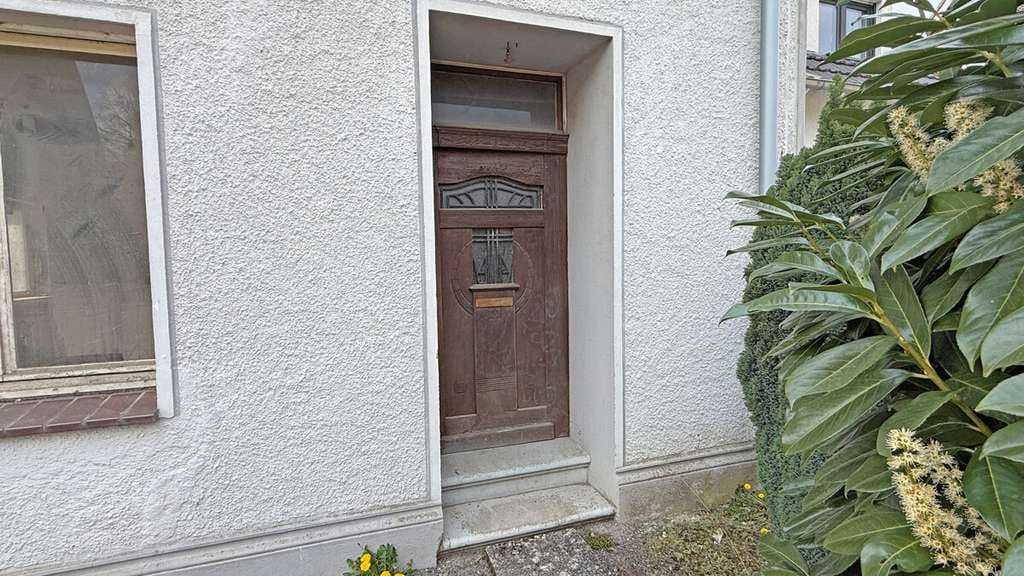 Immobilie in Neukirchen-Vluyn - Einfamilienhaus mit Potenzial und Altbaucharme in bevorzugter Lage von Vluyn, Neukirchen-Vluyn! - Bild 2
