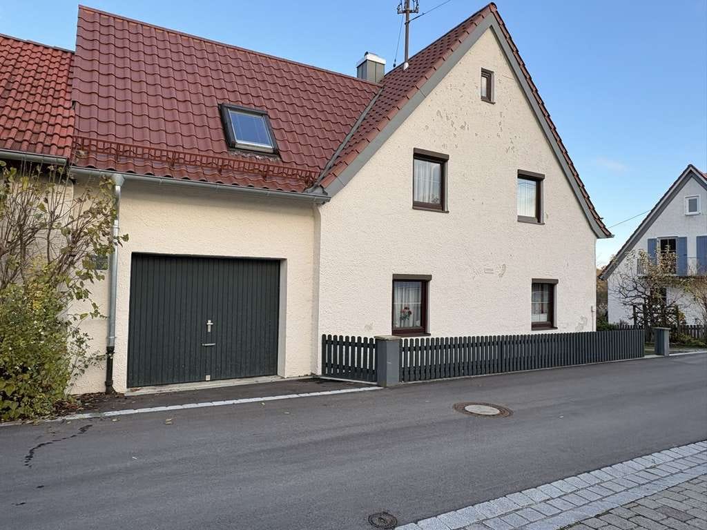 Immobilie in Walkertshofen - Charmant, solide, ausbaufähig ist dieses Einfamilienhaus in Walkertshofen - Bild 0
