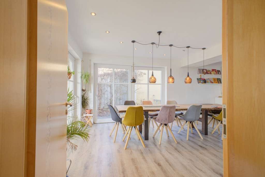 Immobilie in Schwabhausen - Exklusives Traumhaus mit Pool und zahlreichen Highlights in Schwabhausen! - Bild 3