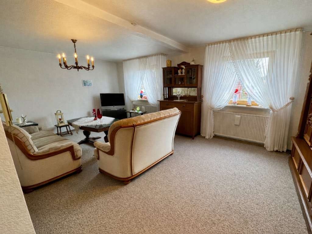 Immobilie in Niederzier - Einfamilienhaus mit großzügigem Westgrundstück und separatem Garagenareal - Bild 3