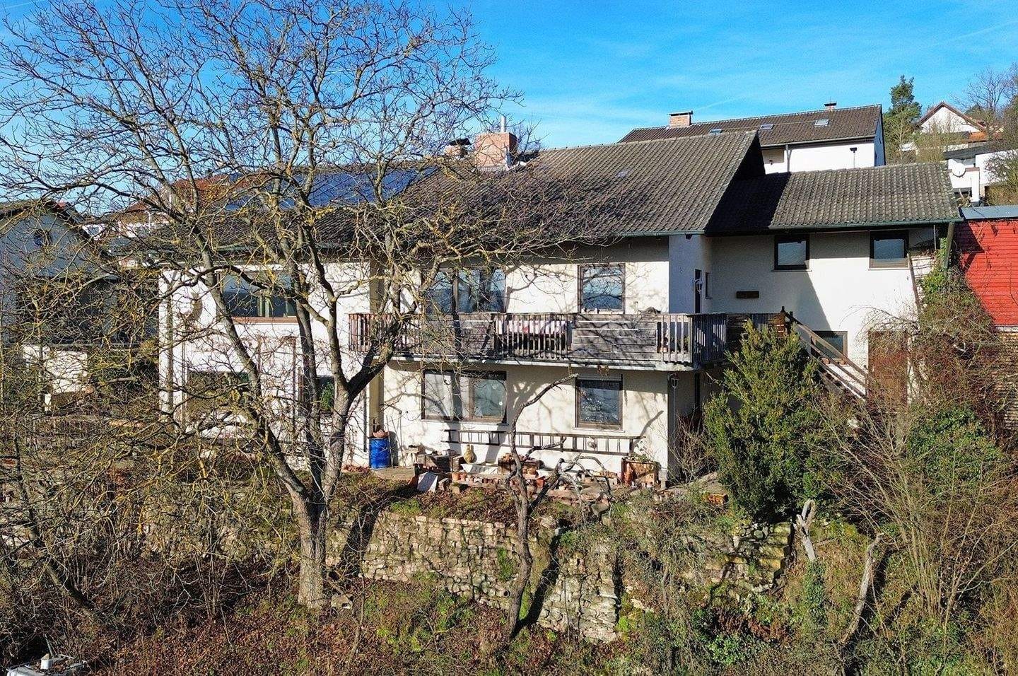 Immobilie in Ebelsbach - Charmantes, großzügiges und lichtdurchflutetes Traumhaus mit imposanten Weitblick und Einliegerwohnung - Bild 2