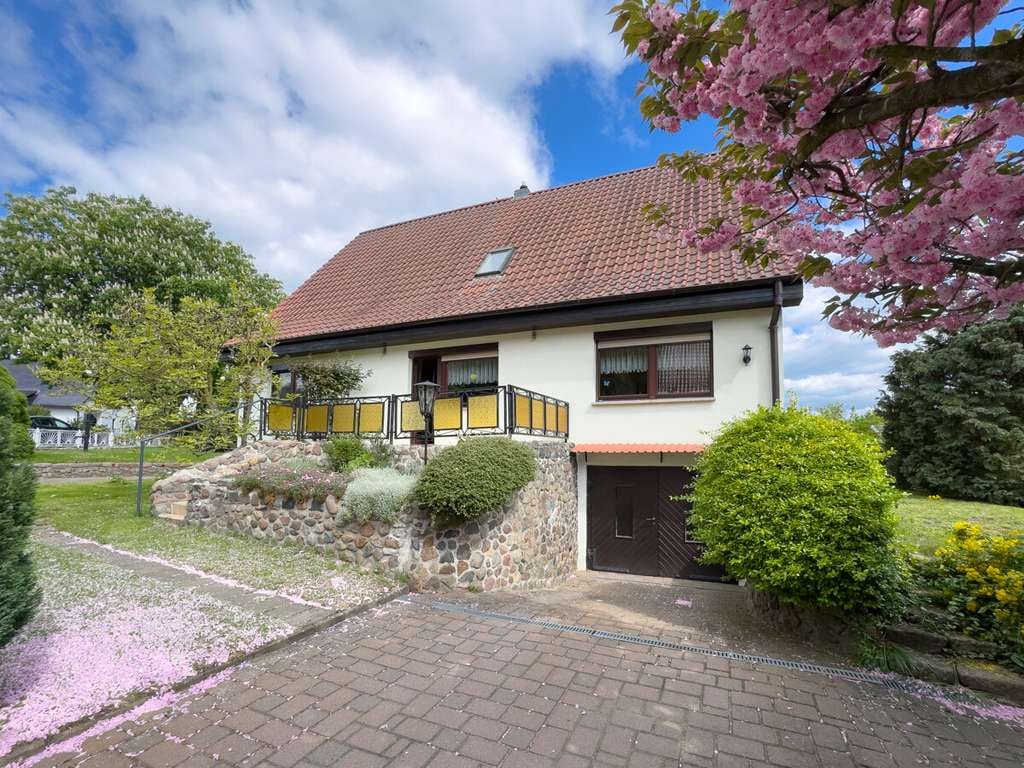 Immobilie in Bollewick - Haus ca. 350 m Luftlinie zur Müritz // Seenplatte // 143 m², 5 Zimmer // Garten, Garage, Carport - Bild 2