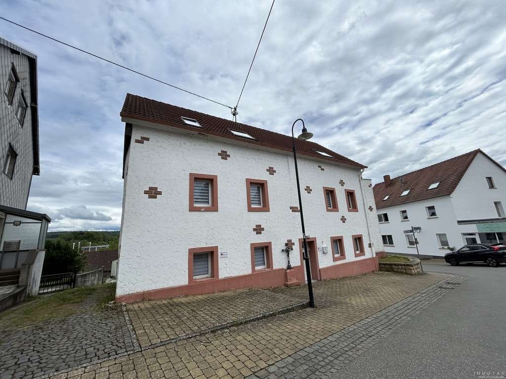 Immobilie in Gersheim - Großzügiges Zweifamilienhaus mit Dachterrasse - Bild 0