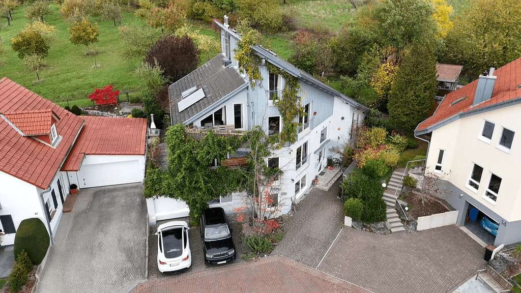 Immobilie in Bad Nauheim - Energieeffizientes Einfamilienhaus mit Einliegerwohnung & Appartement im Dachgeschoss 🌹 - Bild 1
