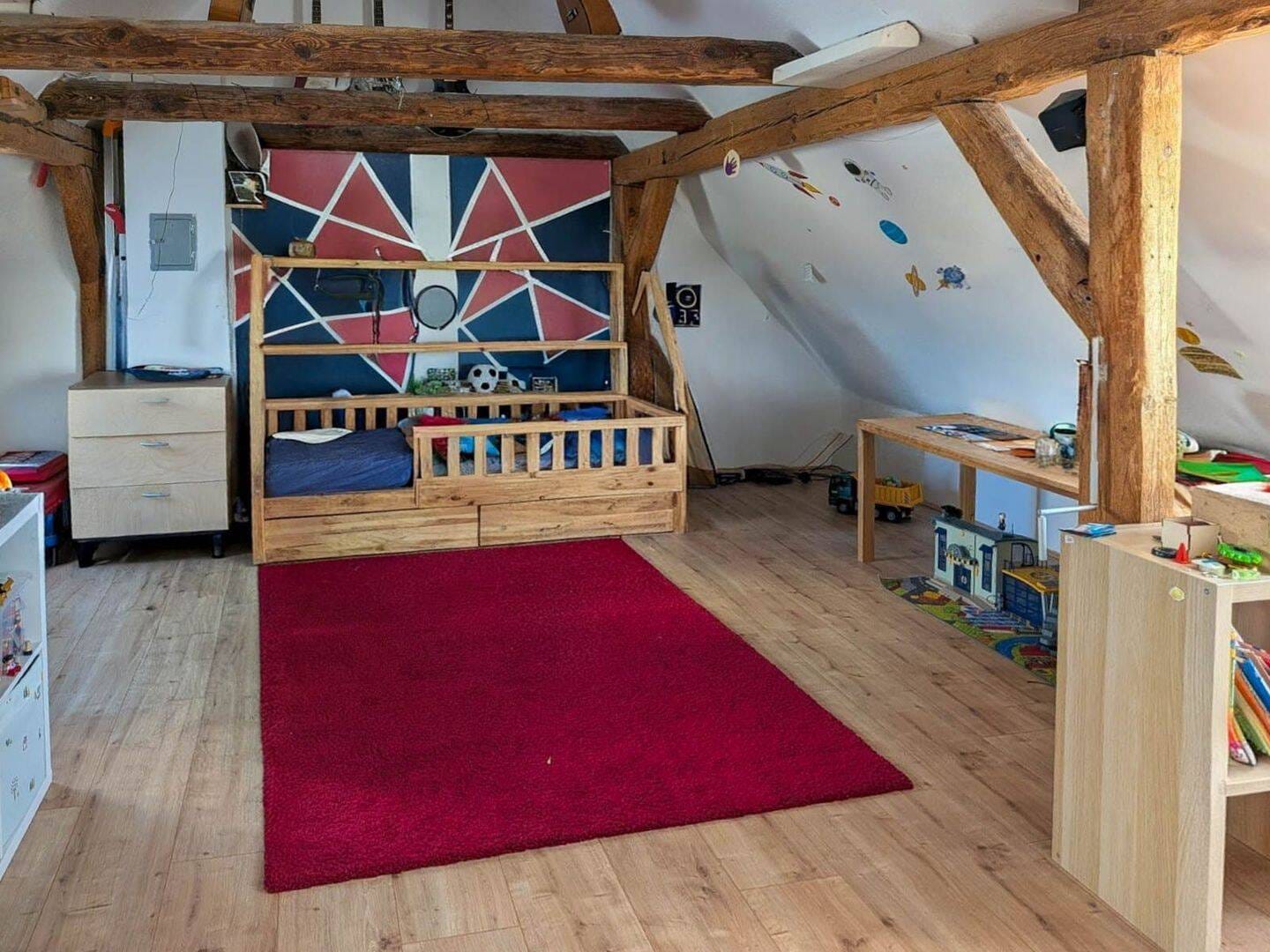Immobilie in Pfreimd - Charmantes Stadthaus mit Ensemble-Schutz, Garage und ausgebautem Dachgeschoss in bester Zentrumslage - Bild 1
