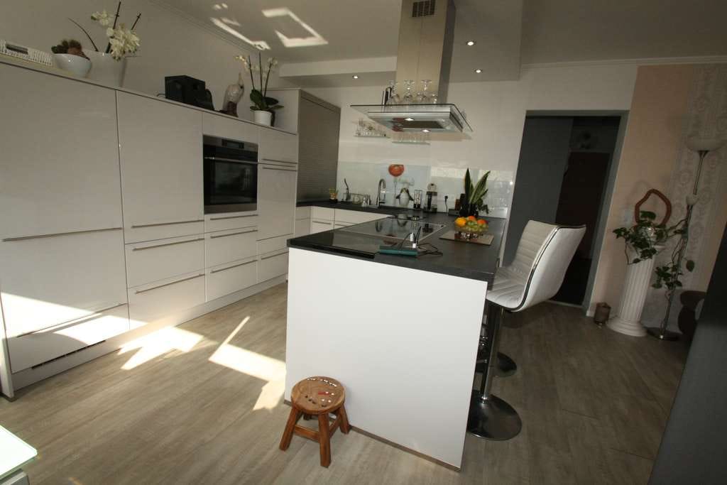 Immobilie in Bad Windsheim - Sonnige 3,5-Zimmer Erdgeschosswohnung mit Garten - Bild 1
