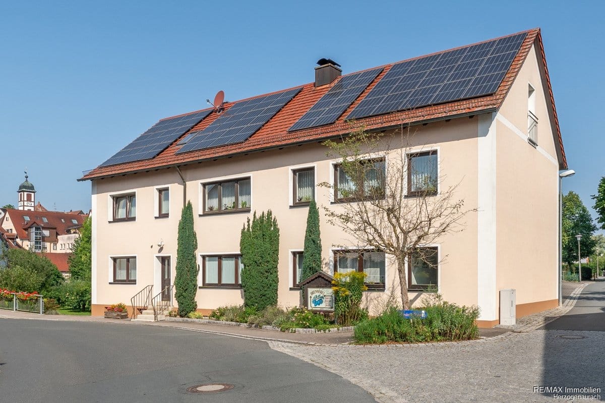 Immobilie in Wilhelmsdorf - Viel Platz zum Wohnen und Arbeiten - Bild 3
