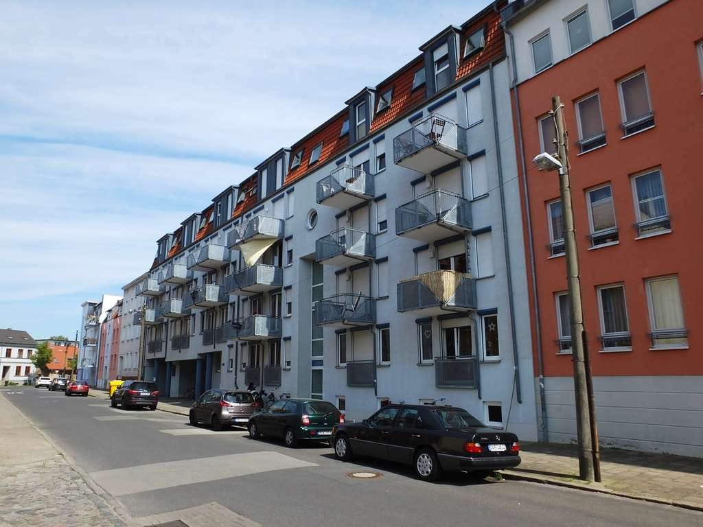 Immobilie in Greifswald - Courtagefrei! Vermietete 2-Raumwohnung nahe der Innenstadt - Bild 0