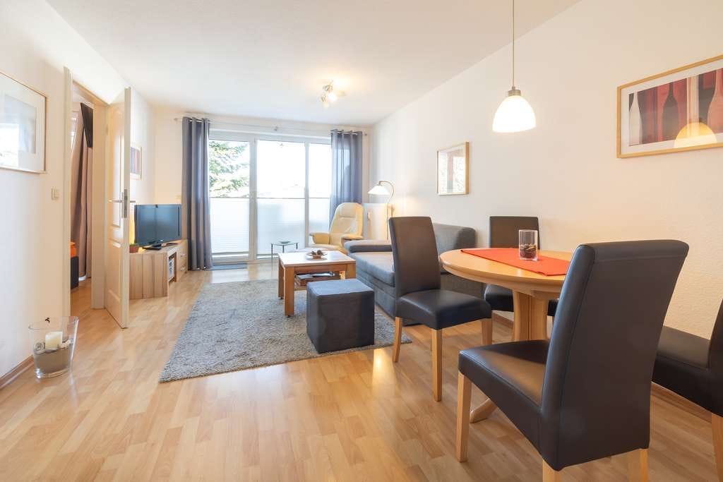 Immobilie in Baabe - Gemütliche 2-Zimmer-Wohnung mit Balkon in Strandnähe🏖️🌅 - Bild 0