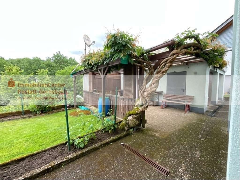 Immobilie in Weisenbach - Großzügiges ZFH  in ruhiger Aussichtslage – vielseitig nutzbar mit Doppelgarage  und ausgebautem UG - Bild 4