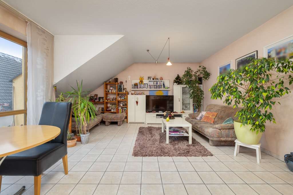 Immobilie in Mering - Gemütliche Dachgeschosswohnung in Mering – zentral gelegen für Pendler nach München - Bild 1