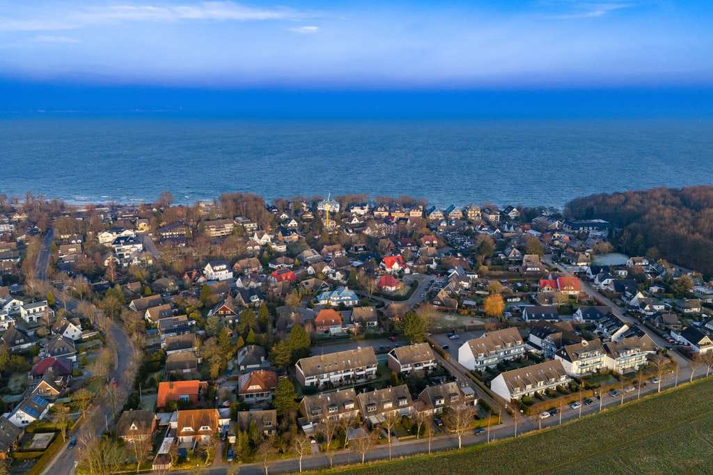 Immobilie in Scharbeutz - Ruhe, Licht und Nähe zur Ostsee- Dachgeschosswohnung in Scharbeutz nahe Ostsee und Kammerwald - Bild 1