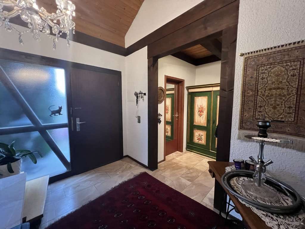 Immobilie in Weilheim an der Teck - „Ein Haus mit Seele – 191 m² Wohnkultur, Einliegeroption und traumhafter Garten in Weilheim-Teck“ - Bild 3