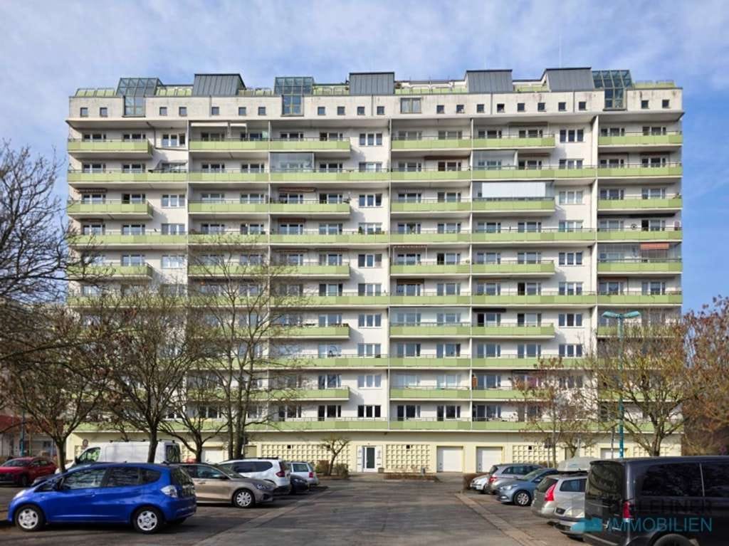 Immobilie in Neubrandenburg - Dr. Lehner Immobilien NB - 
3-Zimmer-Eigentumswohnung in Zentrumsnähe von Neubrandenburg - Bild 2