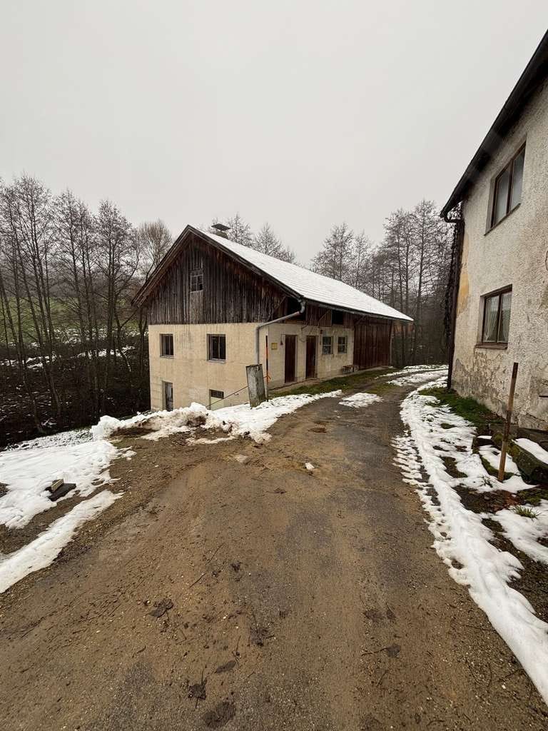 Immobilie in Grafling - Attraktive Entwicklungsgrundstücke mit Bachlauf – Zwei gegenüberliegende Flächen mit hohem Neubaupot - Bild 3