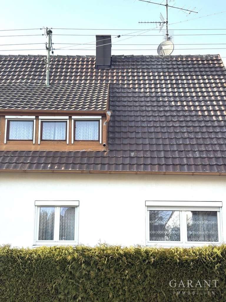 Immobilie in Biberbach - Familienfreundliche Doppelhaushälfte mit Garten und Garage in Biberbach - Bild 0