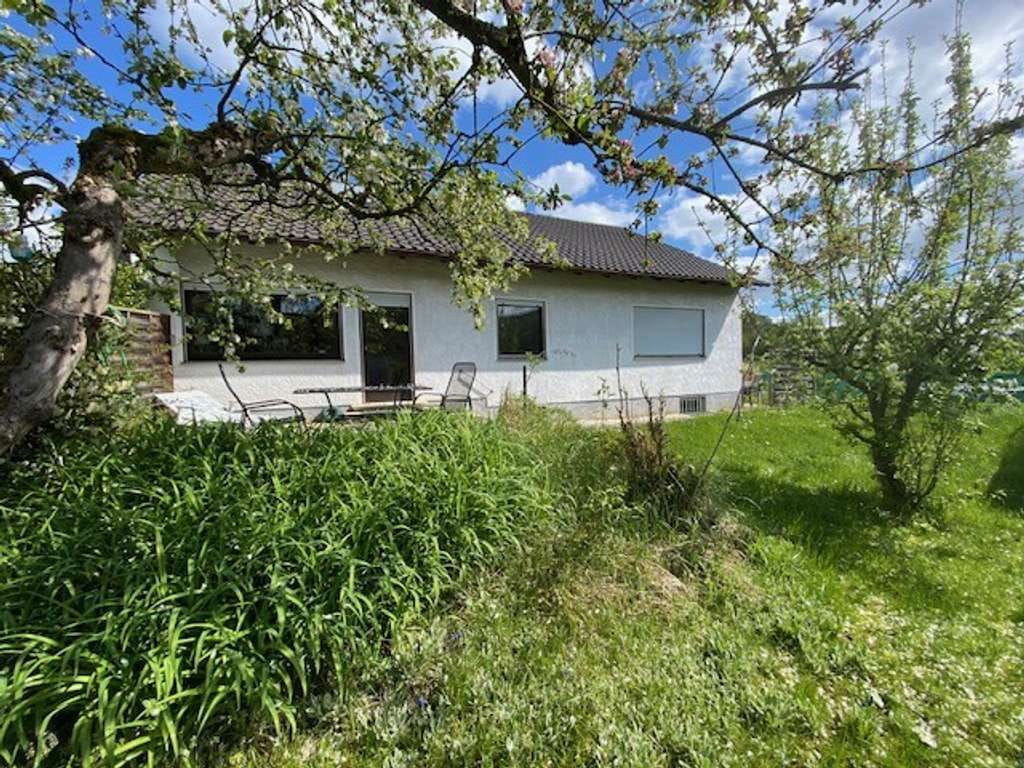 Immobilie in Essing - Bungalow mit Ausbaureserve und herrlichem Blick in Essinger Ortsrandlage - Bild 0