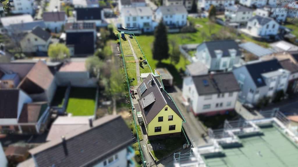 Immobilie in Karlsbad - Charmant. Gepflegt. Vielseitig. Wohnen mit Garten + Entwicklungsmöglichkeiten in Karlsbad-Spielberg - Bild 1