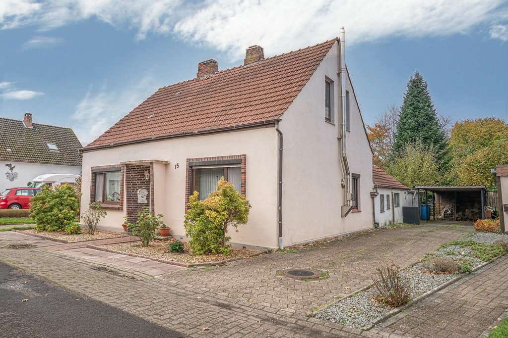 Immobilie in Sande - Tolle Lage und großes Grundstück - Bild 2