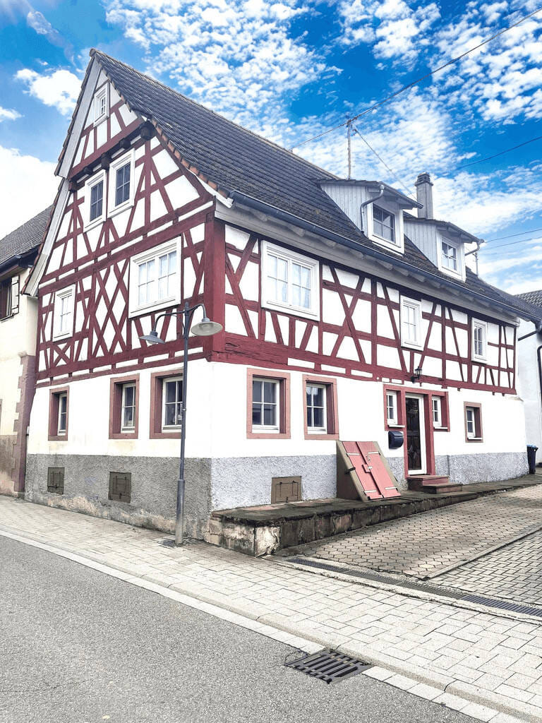 Immobilie in Wiernsheim - Kernsaniertes Fachwerkhaus - Bild 2