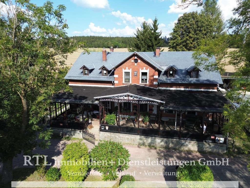 Immobilie in Gefell - (A1478) einst Bahnhofswirtschaft nun ein charmant umgebautes Wohngebäude in grüner Umgebung - Bild 0