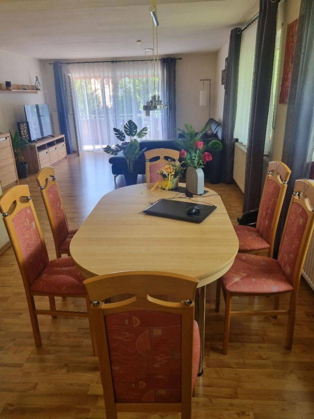 Immobilie in Fichtenberg - Wunderschöne, helle Wohnung mit großem Balkon, Einbauküche, Tiefgarage, Stellplatz - Bild 1