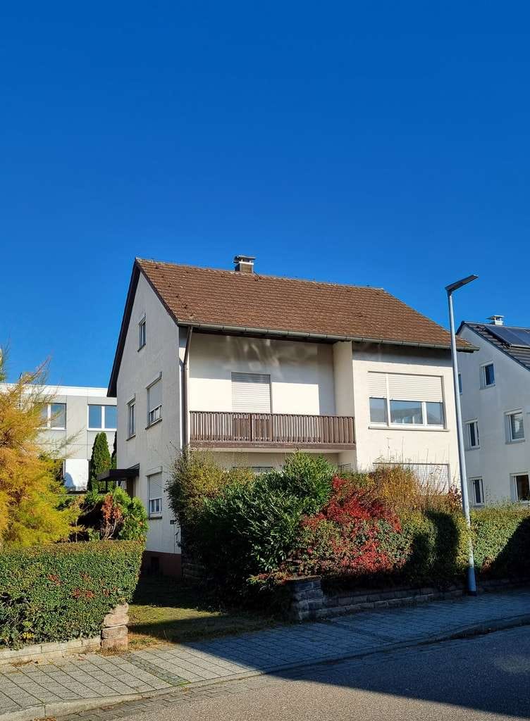 Immobilie in Deizisau - Einfamilienhaus mit energetischem Sanierungskonzept und Baugenehmigung in Deizisau - Bild 0
