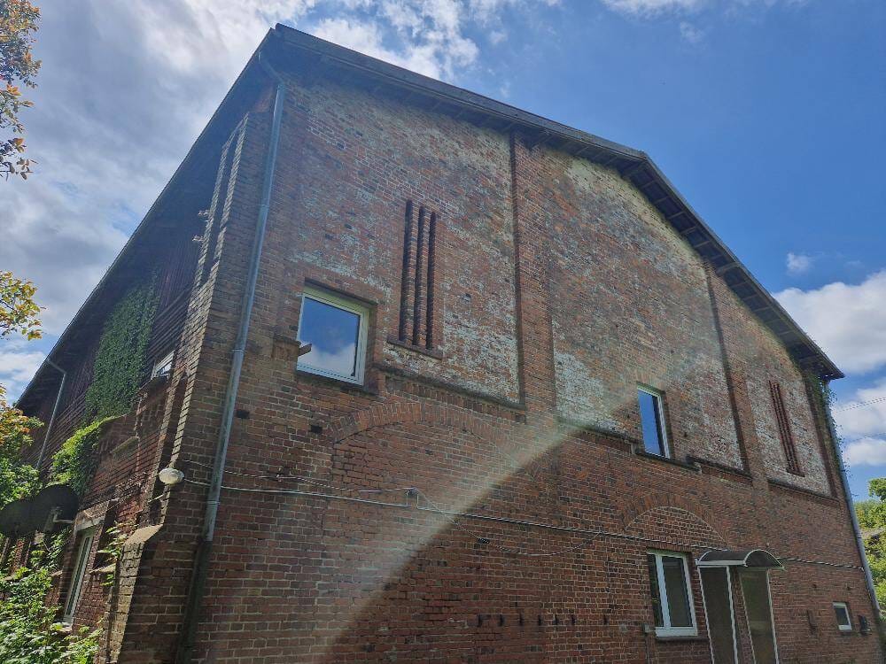 Immobilie in Gottesgabe - Mal etwas ganz Besonderes - Wahnsinnig viel Platz ( 400qm im EG ) für all Ihre Träume - mit schönem Blick und traumhaften Ziermauerwerk :-) - Bild 3