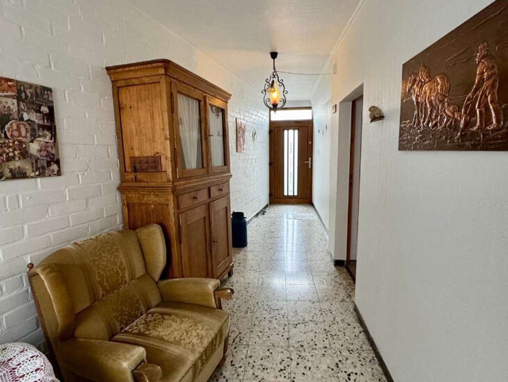 Immobilie in Niederzier - Einfamilienhaus mit großzügigem Westgrundstück und separatem Garagenareal - Bild 2