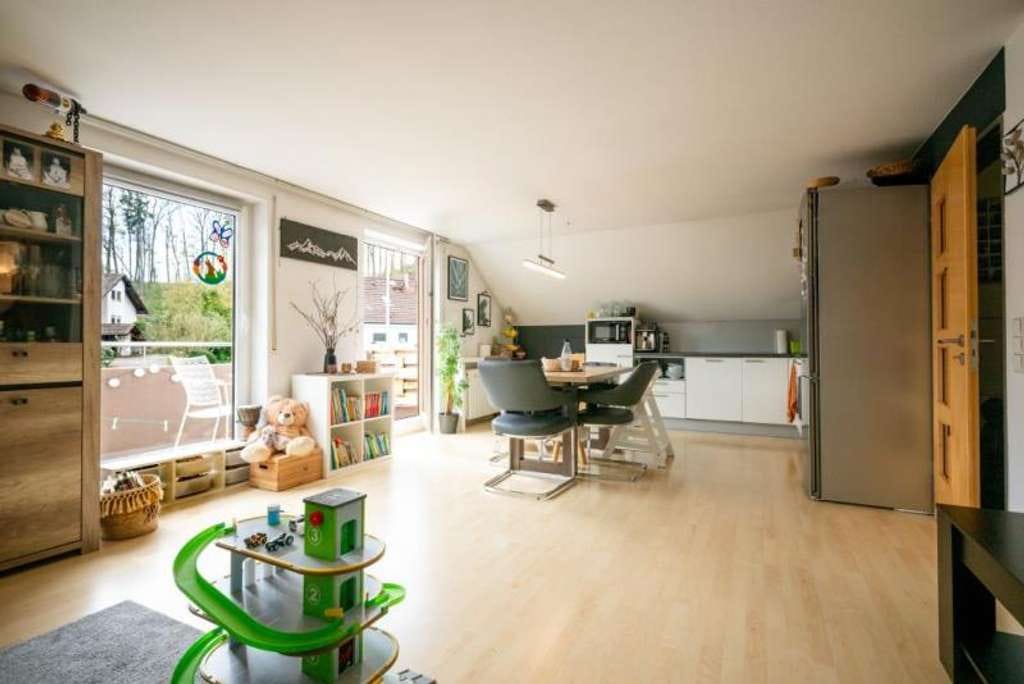 Immobilie in Warthausen - Kleine Wohneinheit! Attraktive 3-Zimmer-Wohnung mit Sonnenbalkon - Top Zustand! - Bild 0