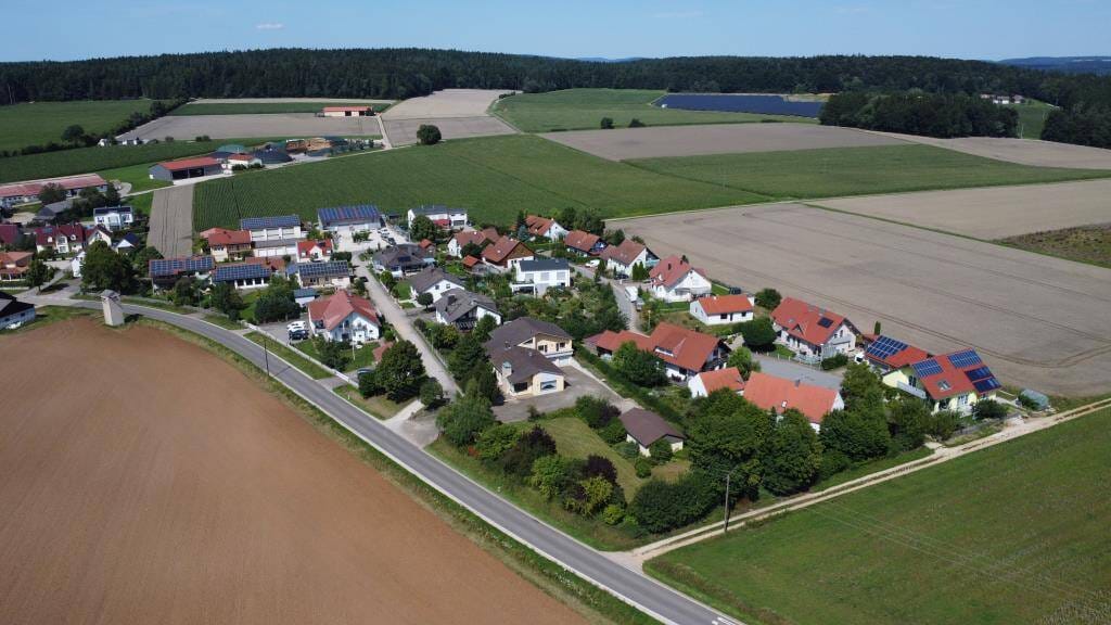 Immobilie in Breitenbrunn - Stilvoller Wohntraum - 
Großzügig Wohnen & Arbeiten & Leben!
  Breitenbrunn - Gimpertshausen - Bild 1