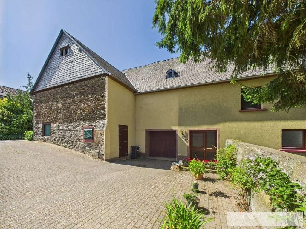 Immobilie in Brauneberg - Einfamilienhaus mit Scheune |ca. 174 m² Wohnfläche | ca. 1045 m² Grundstücksfläche | Burgen Mosel - Bild 0