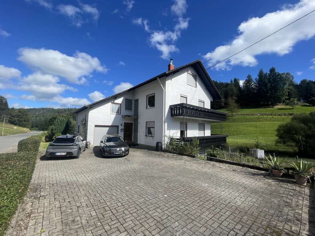 Immobilie in Enzklösterle - Haus in wunderschöner Lage mit tollem Grundstück zu verkaufen!! - Bild 0