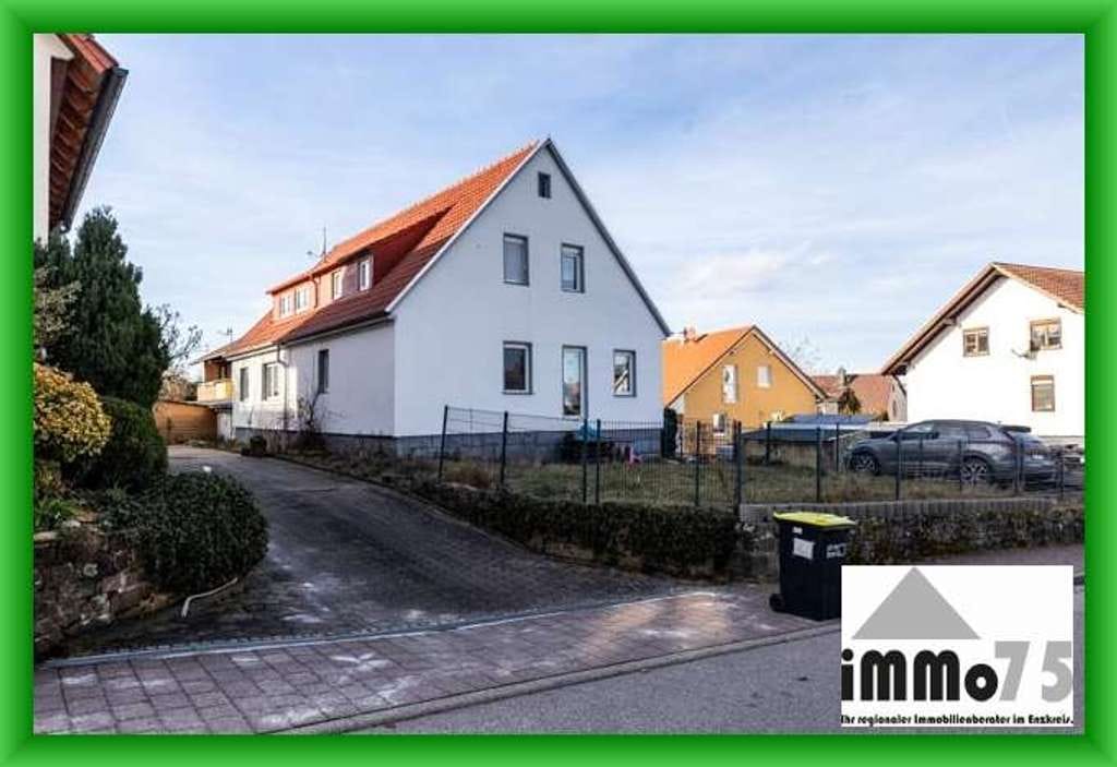 Immobilie in Engelsbrand - Kapitalanlage: vermietet & modernisiert: 2-Familienhaus mit Zufahrt, Garage und Stellplätzen - Bild 4