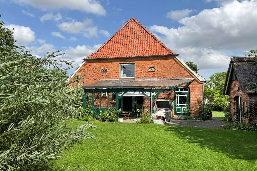 Immobilie in Bordesholm - Charmantes Bauernhaus mit großem Grundstück! - Bild 0