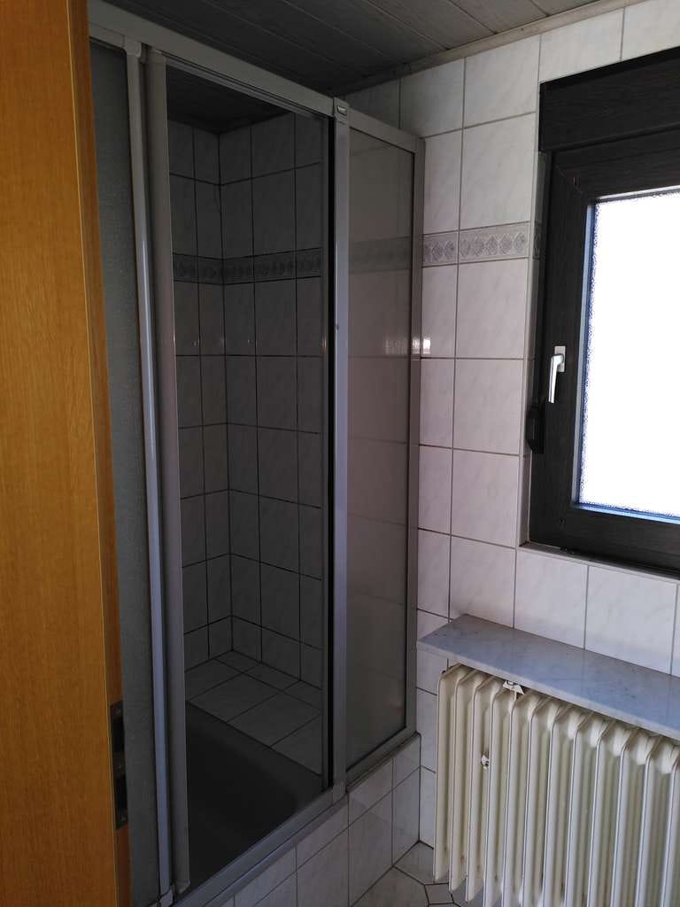 Immobilie in Weisenheim am Sand - Gewerbeobjekt mit Einfamilienhaus und Nebengebäude - Bild 1