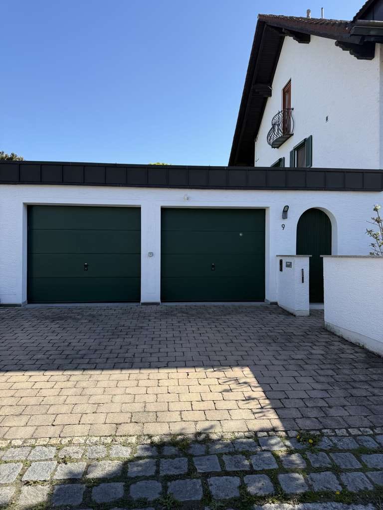 Immobilie in Langenpreising - MH Immobilien - top gepflegtes Dreifamilienhaus auf prächtigem Eckgrundstück - Bild 1