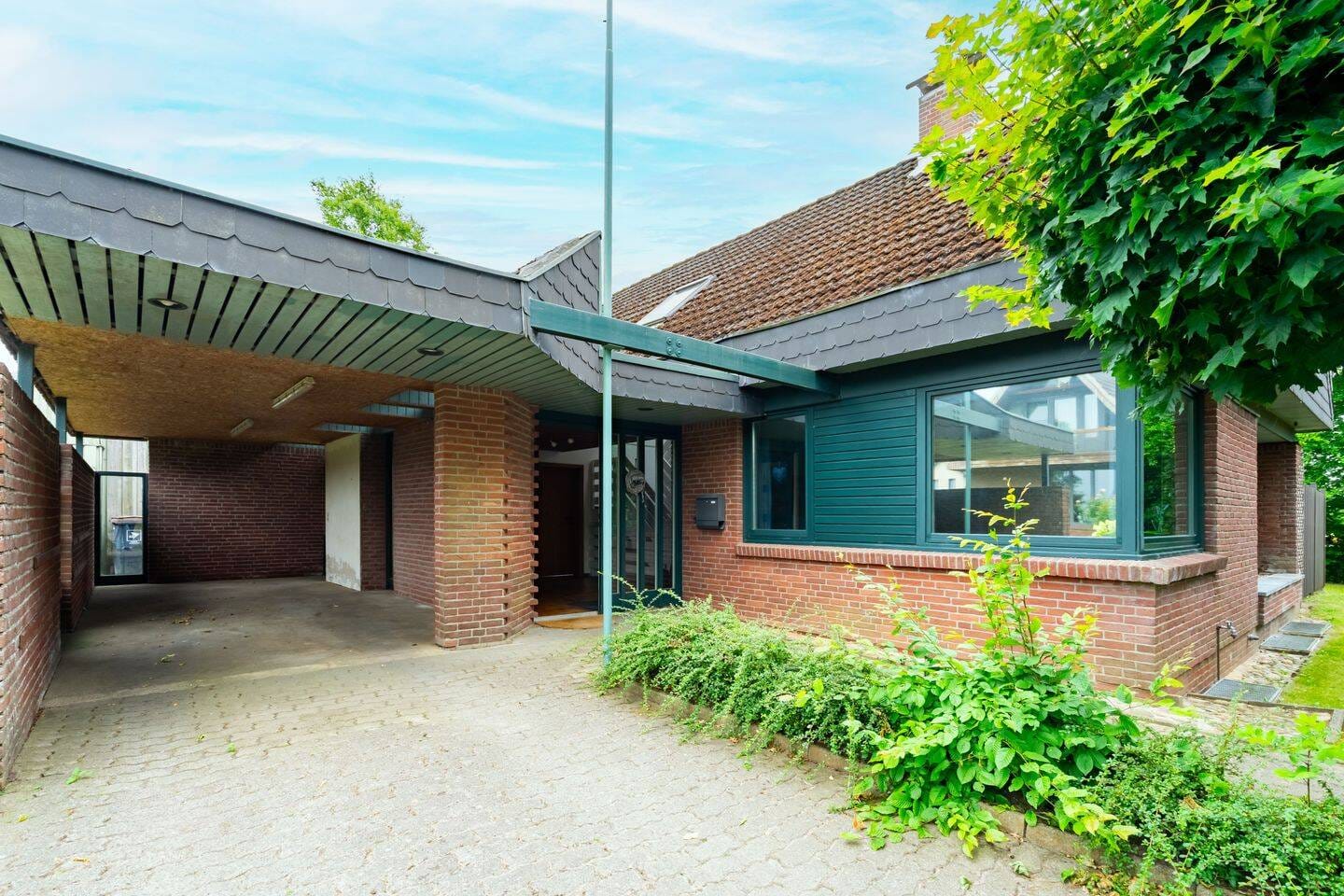 Immobilie in Bergenhusen - Kurze Wege für die Kleinen, großzügiger Raum für die Großen - Familienhaus mit Kamin und offen gestaltetem Wohnbereich - Bild 2
