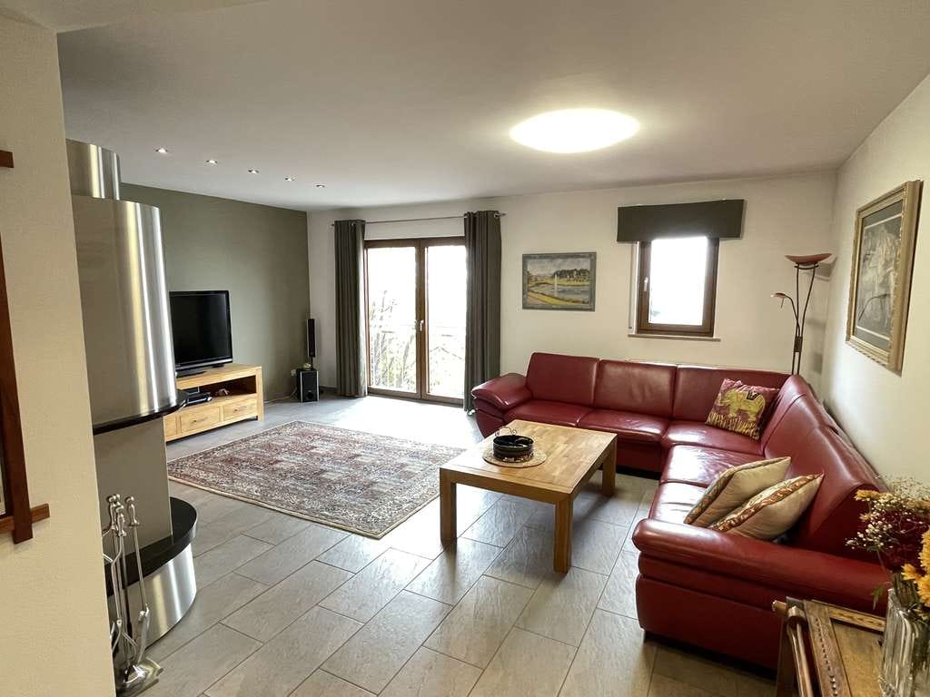 Immobilie in Erzenhausen - Gepflegtes 1-2 Familienhaus mit toller Aussicht - Bild 4