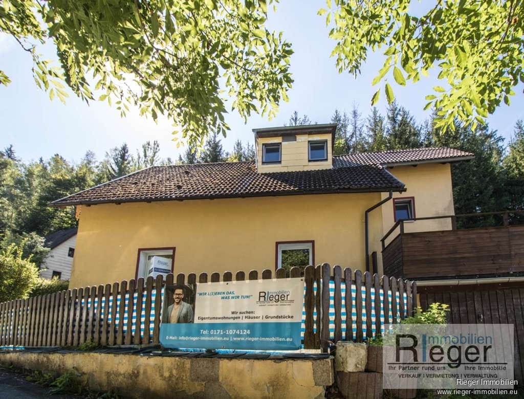 Immobilie in Gefrees - LÄNDLICHE IDYLLE? BITTESCHÖN.
Einfamilienhaus am Waldrand von Grünstein OT Gefrees zu verkaufen. - Bild 2