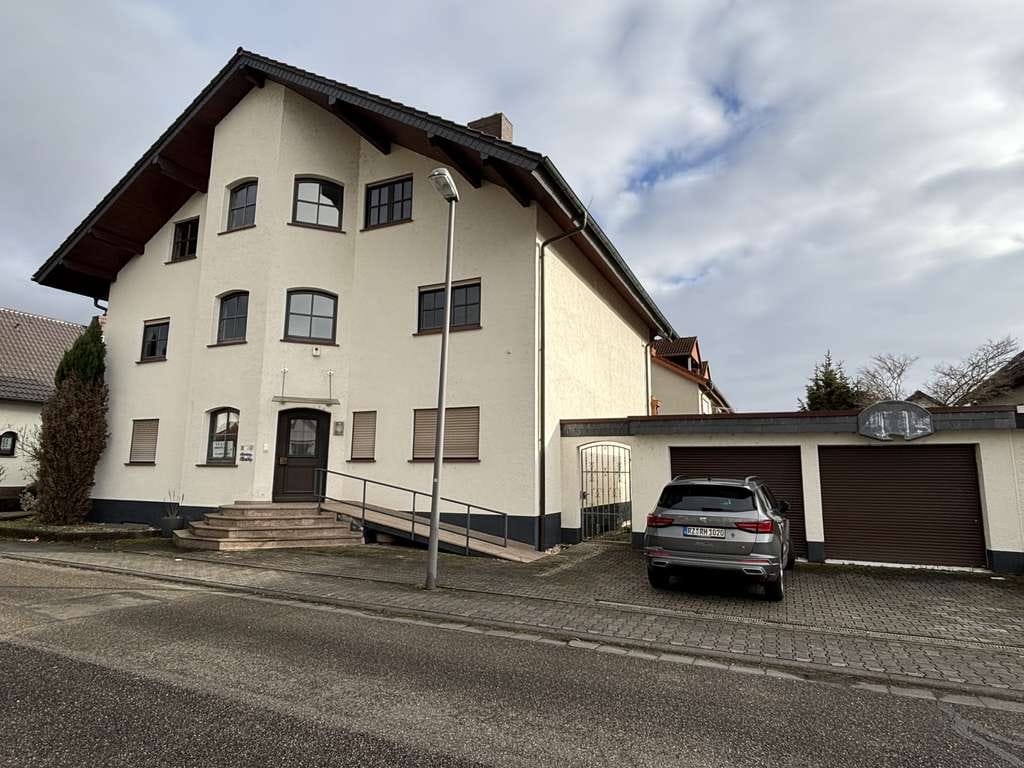 Immobilie in Bürstadt - 2 Familien Haus in 68642 Bürstadt von privat an privat zu verkaufen. - Bild 0