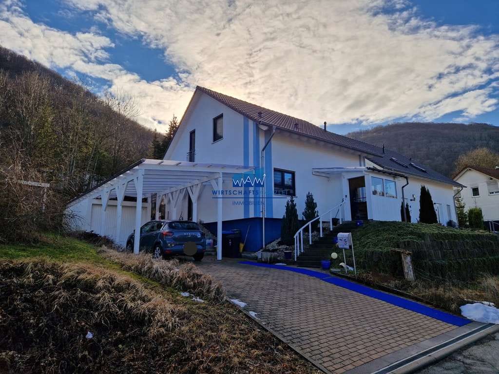 Immobilie in Mühlhausen im Täle - Freistehendes Einfamilienhaus mit großen Garten und Terrasse - Bild 0