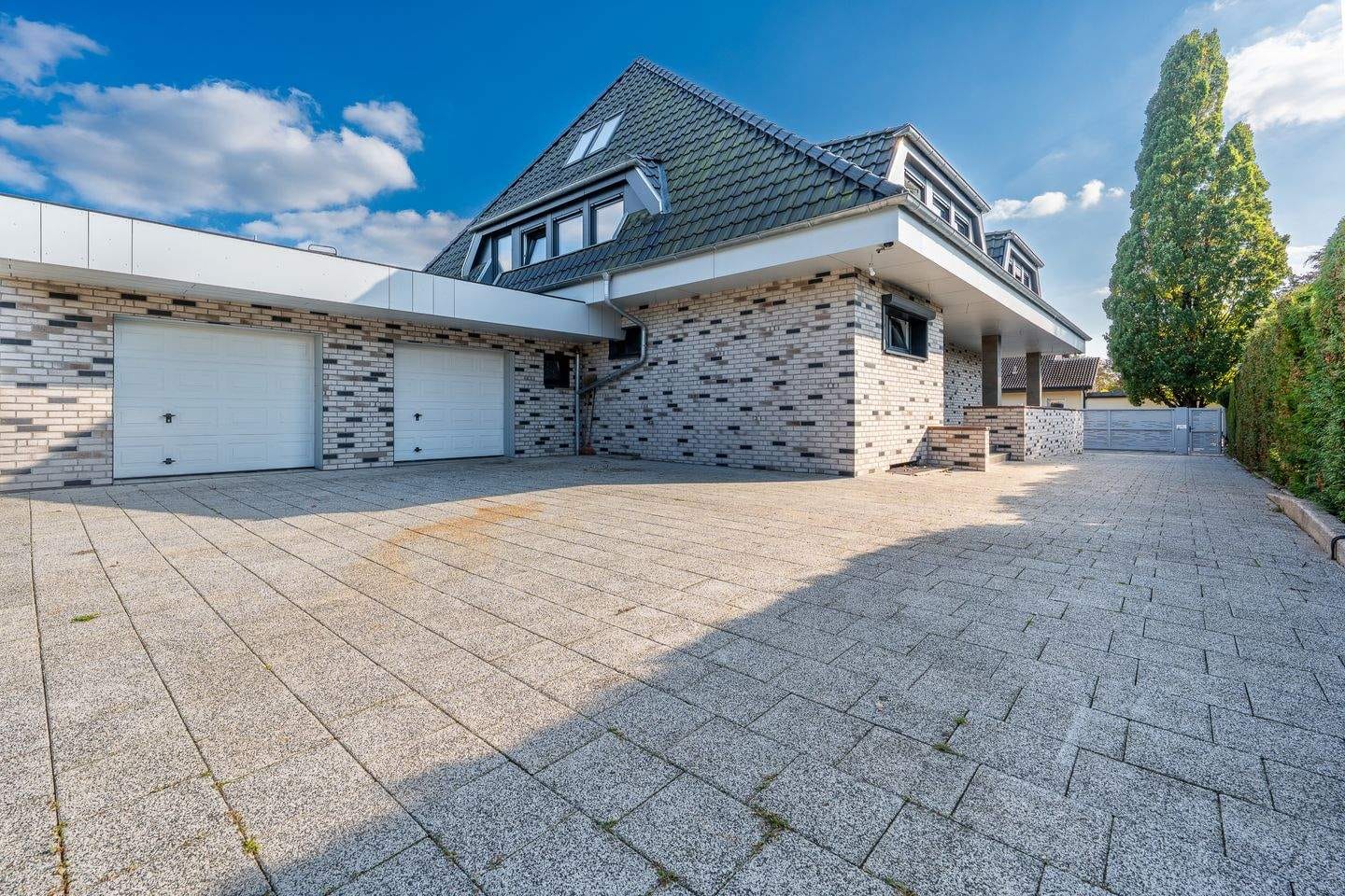 Immobilie in Appel - Luxuriöse Villa hochwertig saniert: Wohntraum für Großfamilie in ruhiger Lage, verkehrsgünstig - Bild 1