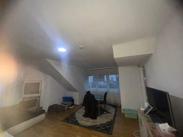 Immobilie in Schriesheim - Schön aufgeteilte und Lichtdurchflutete zwei Zimmer DG Wohnung mit EBK, TGL-Bad, Terrasse und Garage im Herzen von Schriesheim-OT ab sofort zvk. - Bild 4