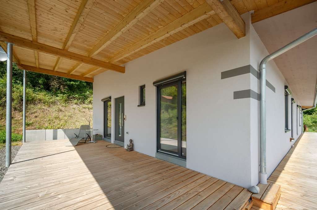 Immobilie in Bad Brückenau - Wohnen auf einer Ebene – Exklusiver Neubau-Bungalow mit Panorama-Terrasse und traumhaften Ausblick - Bild 4